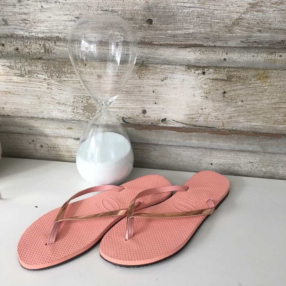 Havaianas rose gold & pink flip flops sandals